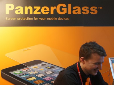PanzerGlass - защитное стекло для мобильных устройств 