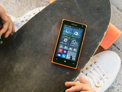 Lumia 435 Dual SIM поступил в продажу в России